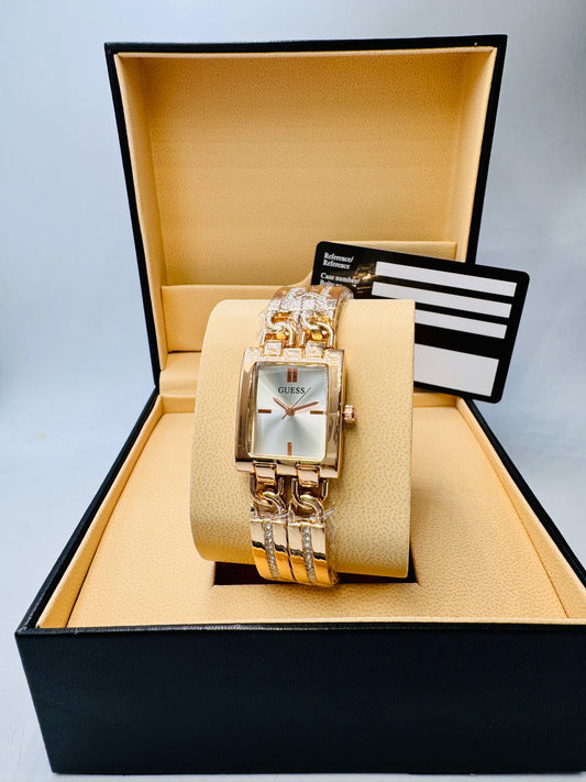 Guess Women's Watch – GW0668L2 – Elegant Timepiece for Stylish Women