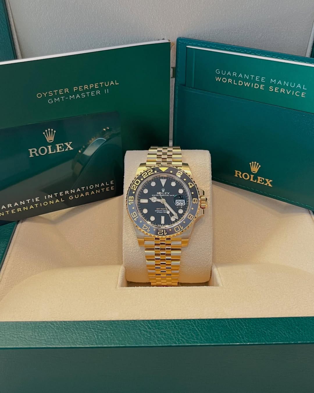 Rolex GMT MASTER II Yellow Gold